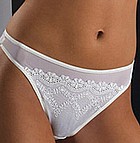 Thong panty with rosette lace