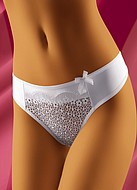 Thong panty with crocheted flower front