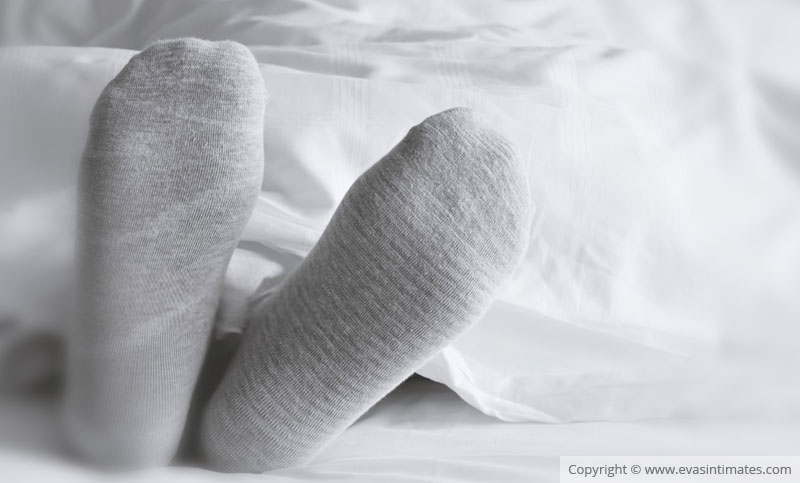 Can you wear diabetic socks while you sleep?
